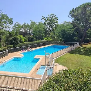 https://grasse-free-parking-pool.fr-provencehotel.com